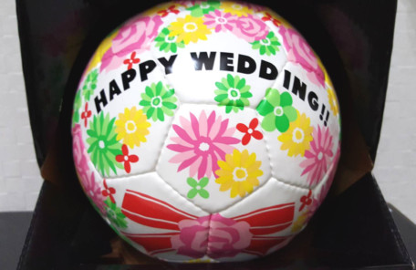 愛知、岐阜、三重、名古屋女性結婚相談所ブライダルサロンZEROwoman成婚祝フットサルボール