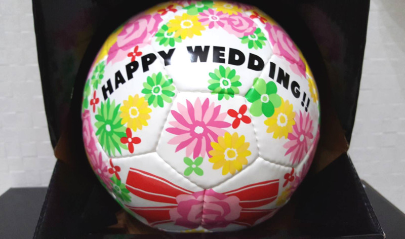 愛知、岐阜、三重、名古屋女性結婚相談所ブライダルサロンZEROwoman成婚祝フットサルボール